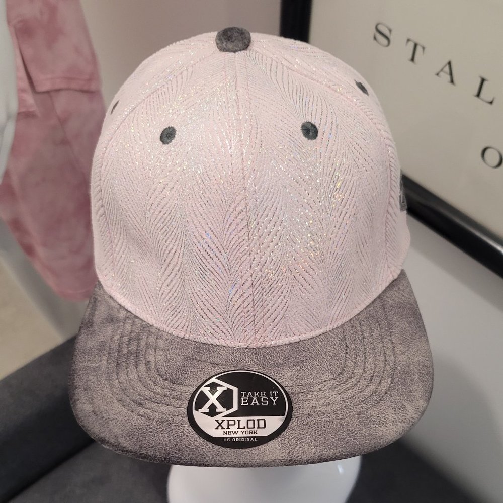 IRIDESCENT PINK AND GRAY FELT BASEBALL CAP